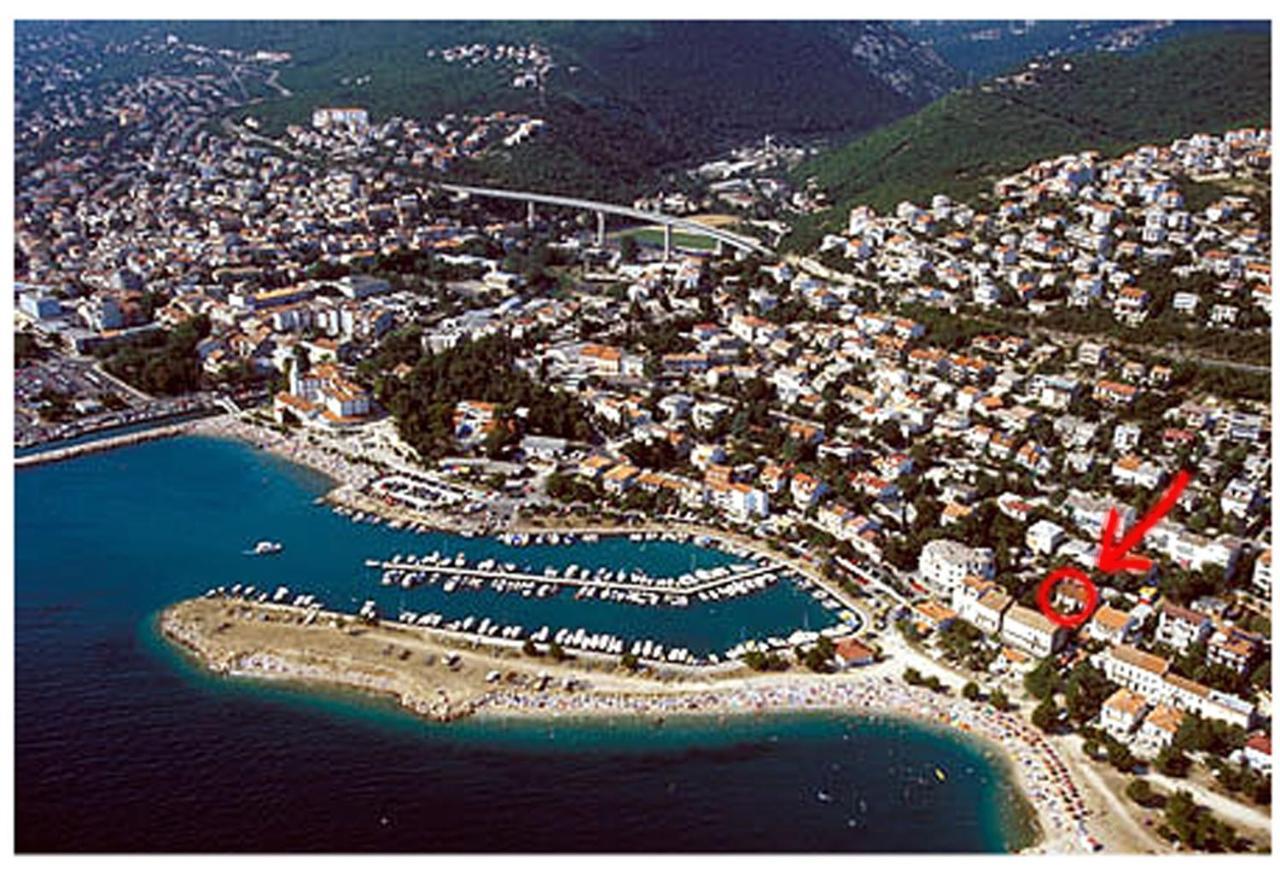 Apartment Crikvenica Car Extérieur photo